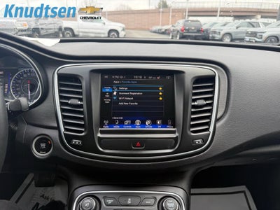 2016 Chrysler 200 Limited