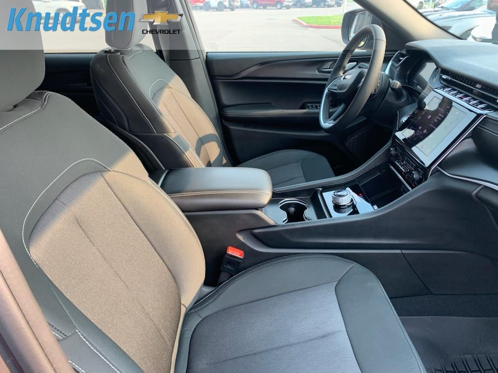 2025 Jeep Grand Cherokee Laredo 4x4