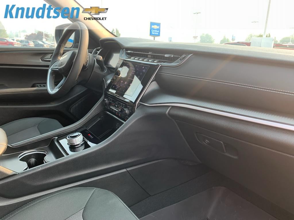 2025 Jeep Grand Cherokee Laredo 4x4