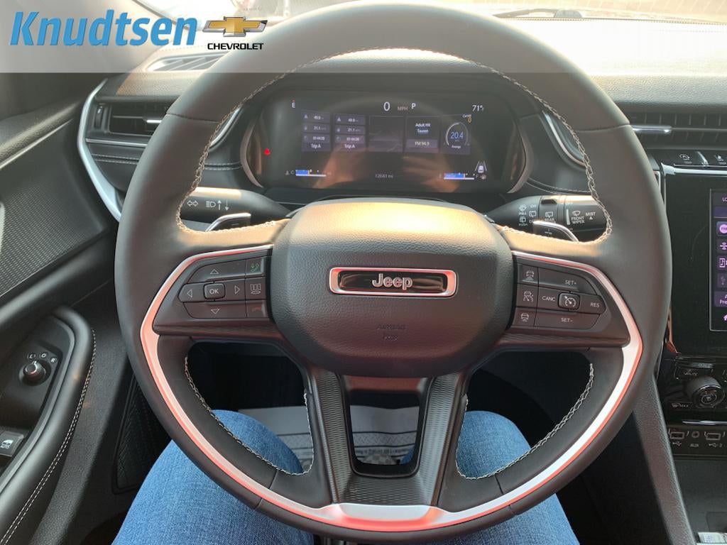 2025 Jeep Grand Cherokee Laredo 4x4