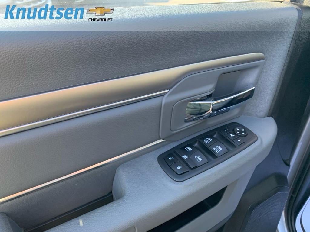 2019 RAM 1500 CLASSIC Base