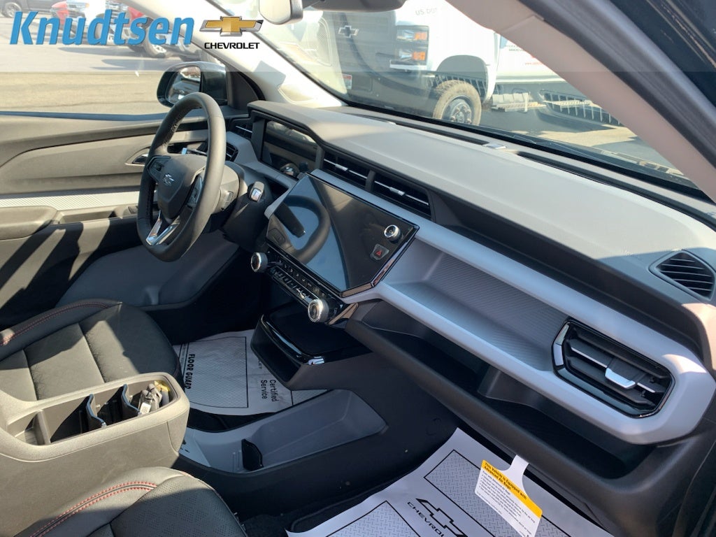 2027 Chevrolet Bolt RS - Photo 13