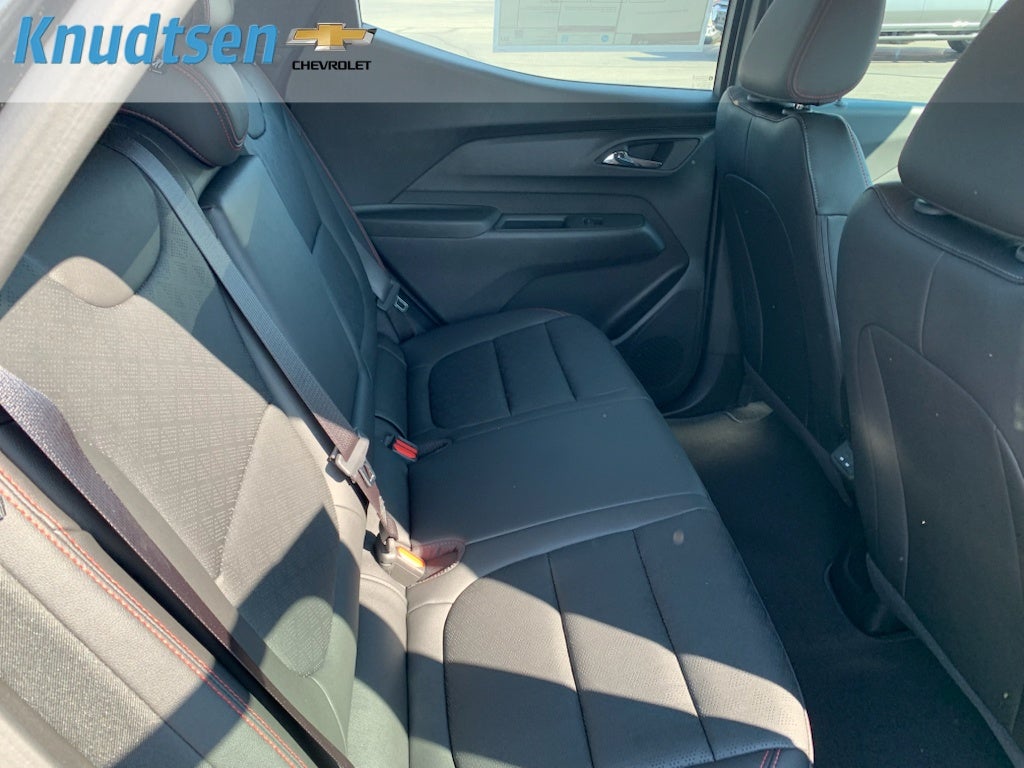 2027 Chevrolet Bolt RS - Photo 14