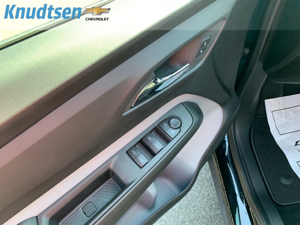 2027 Chevrolet Bolt RS - Photo 21