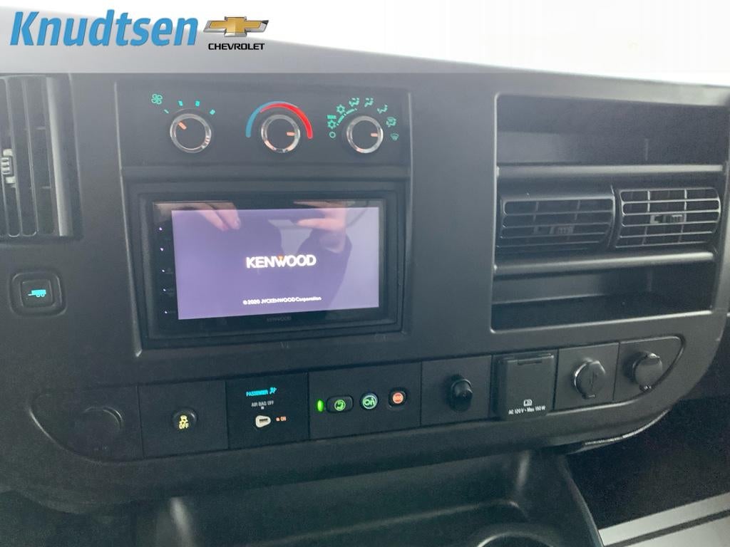 2022 Chevrolet Express Cutaway 3500 BASE