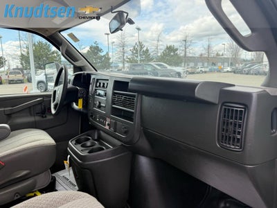 2025 Chevrolet Express Cutaway 3500 1WT