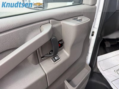 2025 Chevrolet Express Cutaway 3500 1WT