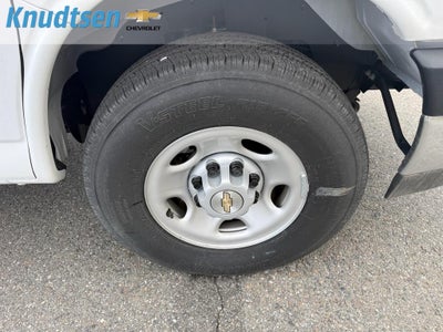 2025 Chevrolet Express Cutaway 3500 1WT