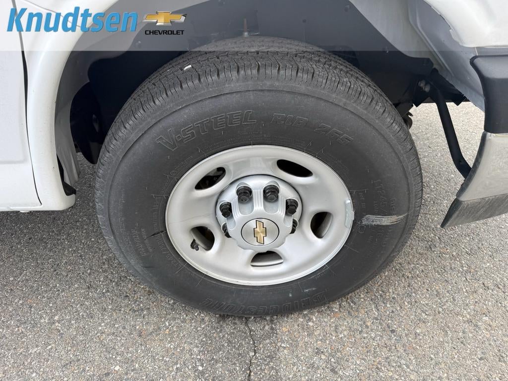 2025 Chevrolet Express Cutaway 3500 1WT