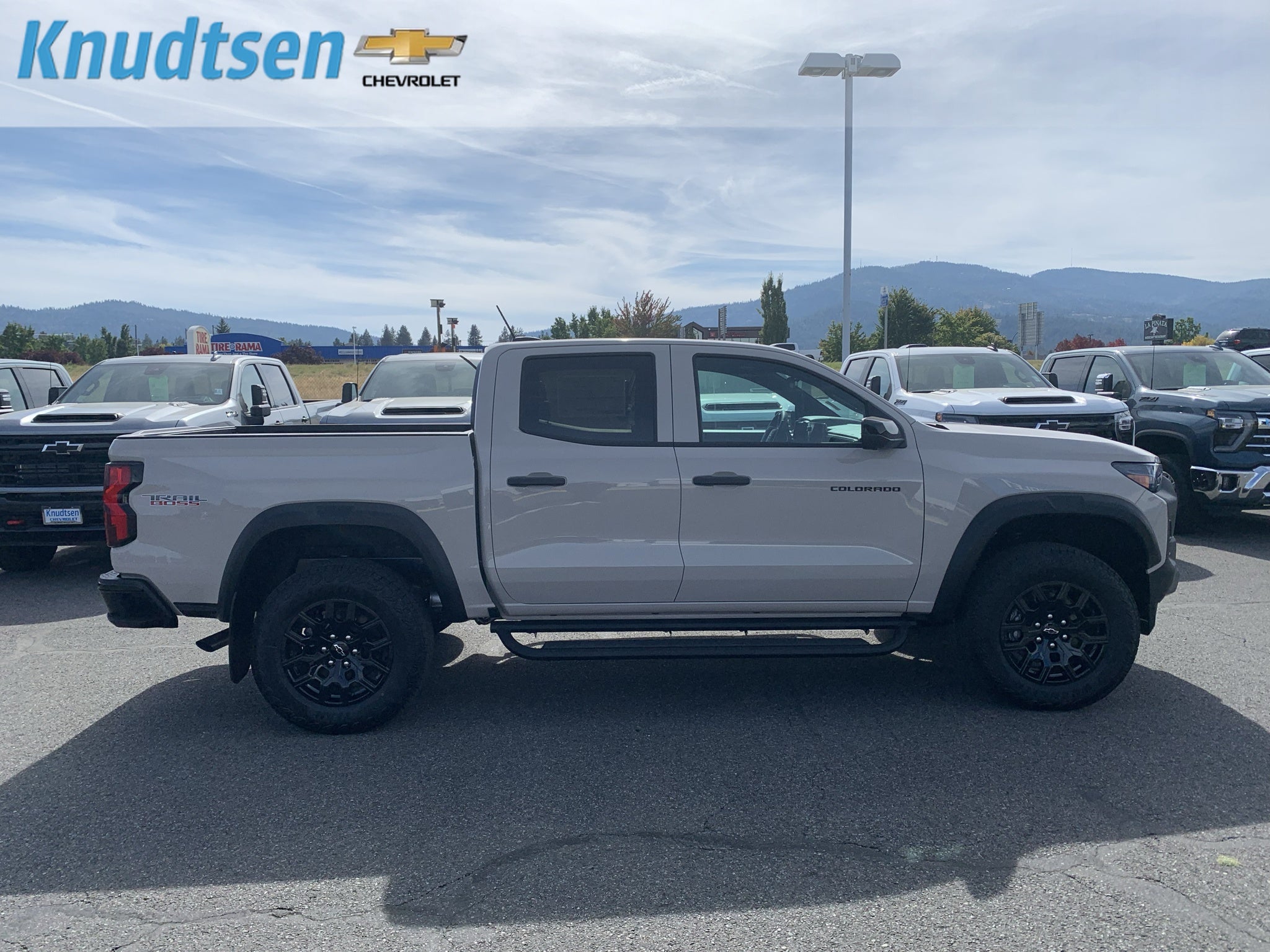 2026 Chevrolet Colorado Trail Boss - Photo 8