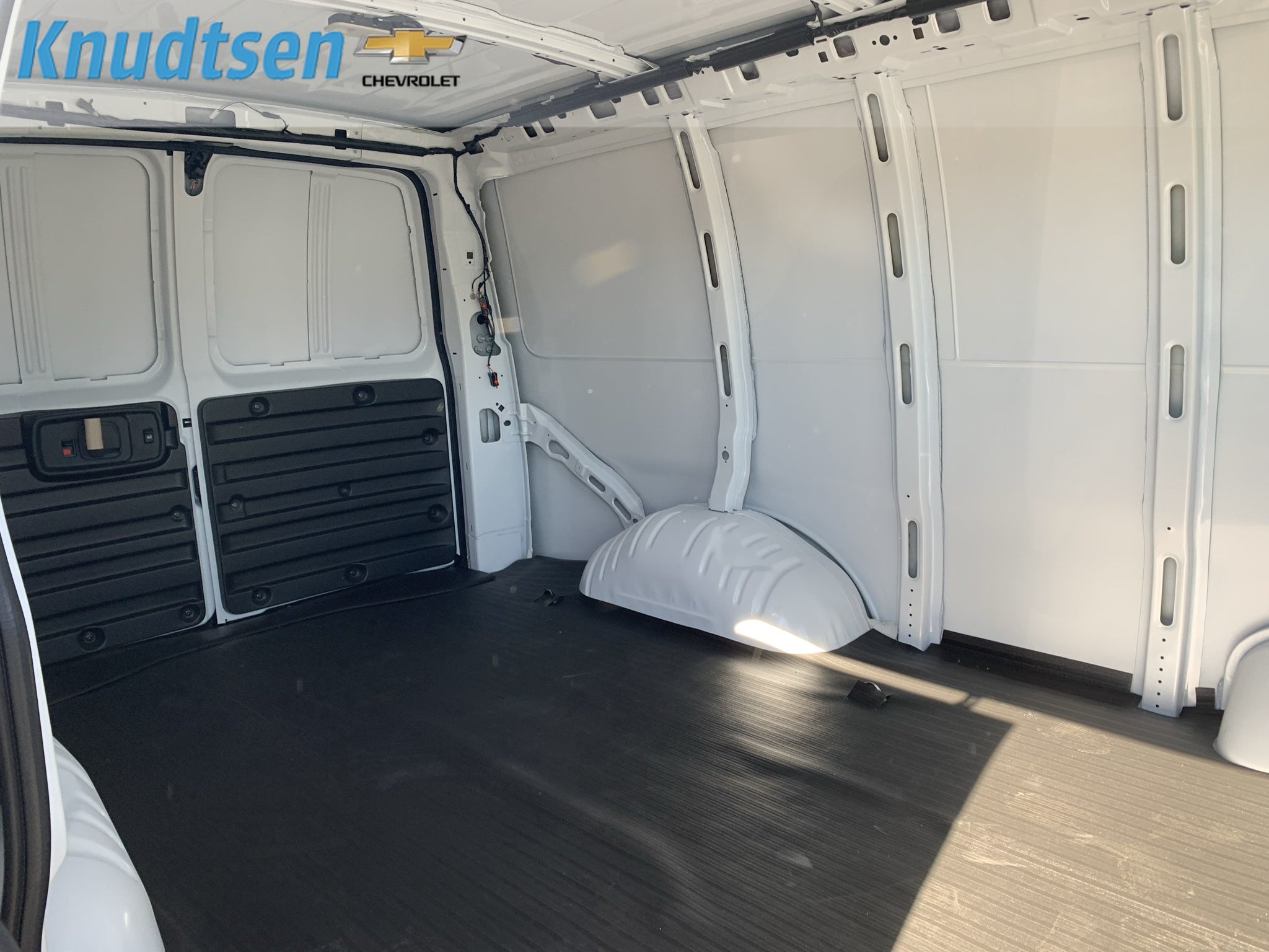 2026 Chevrolet Express Cargo Work Van - Photo 14