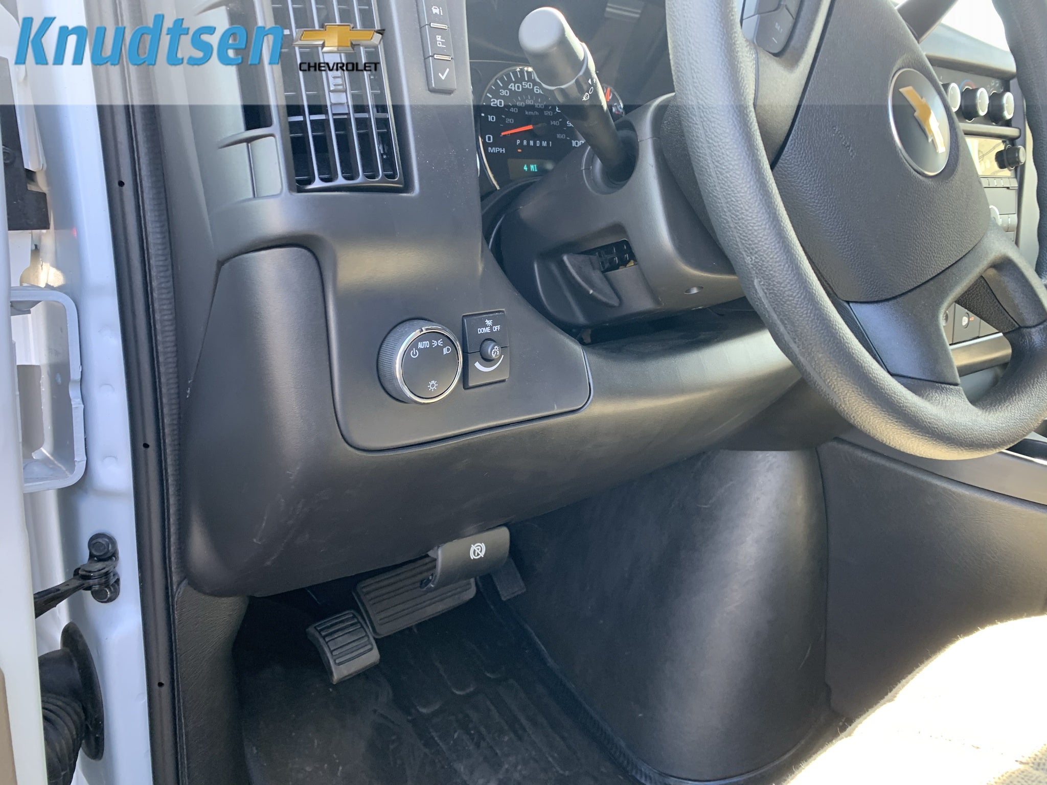 2026 Chevrolet Express Cargo 1WT