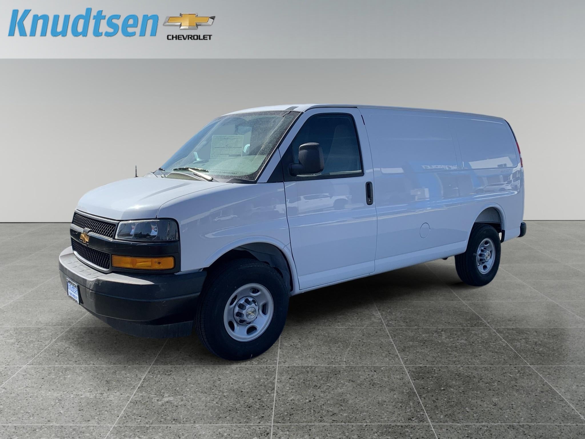 2026 Chevrolet Express Cargo 1WT