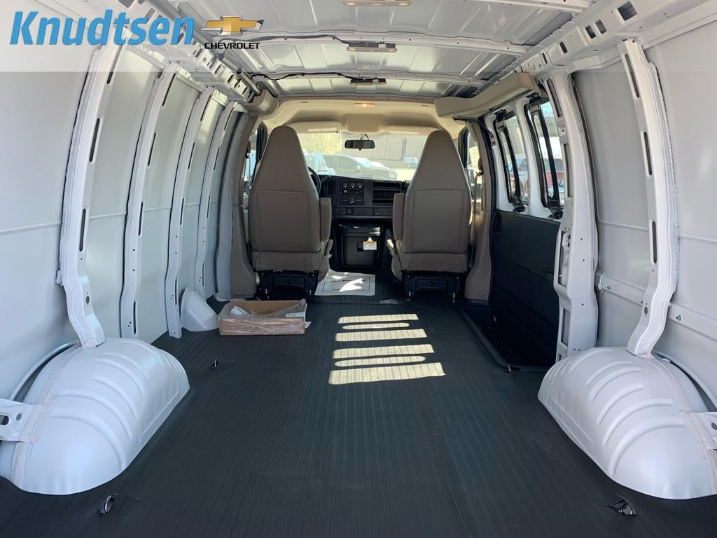 2026 Chevrolet Express Cargo 1WT
