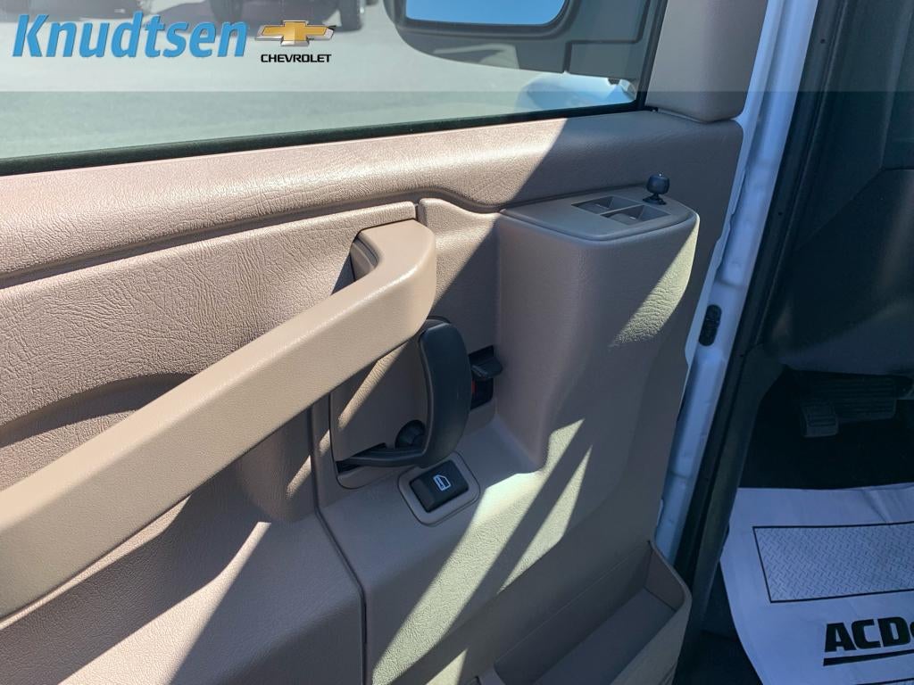 2026 Chevrolet Express Cargo 1WT