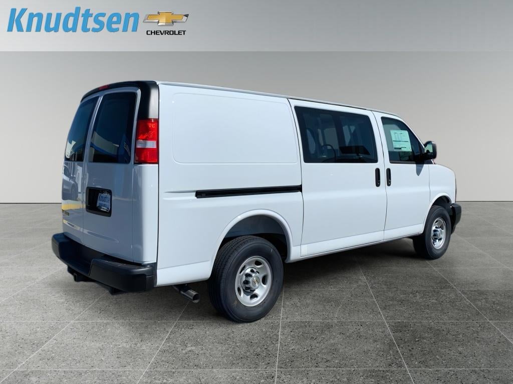 2026 Chevrolet Express Cargo 1WT