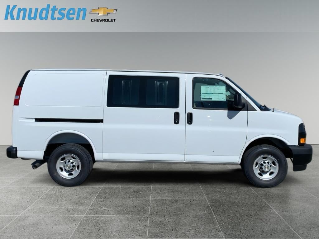 2026 Chevrolet Express Cargo 1WT