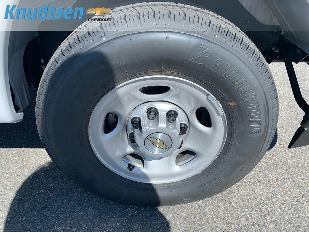 2026 Chevrolet Express Cargo 1WT