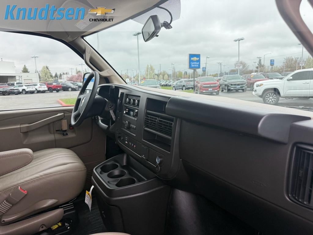 2025 Chevrolet Express Cargo WT