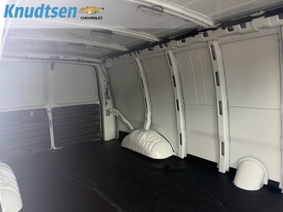 2025 Chevrolet Express Cargo WT