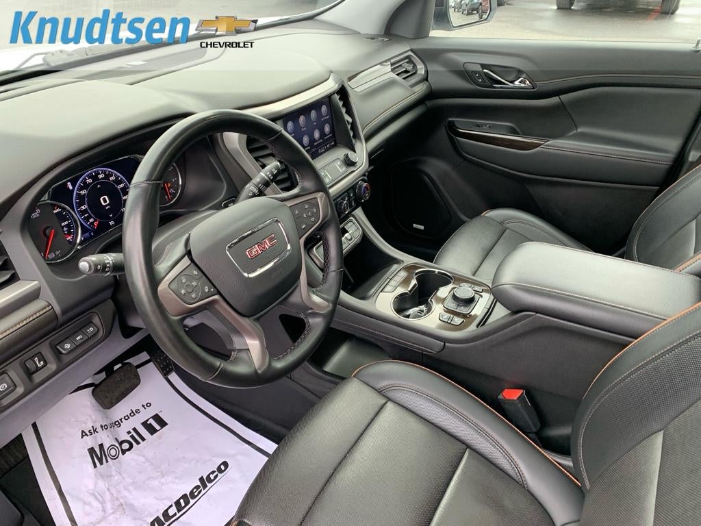 2023 GMC Acadia AT4