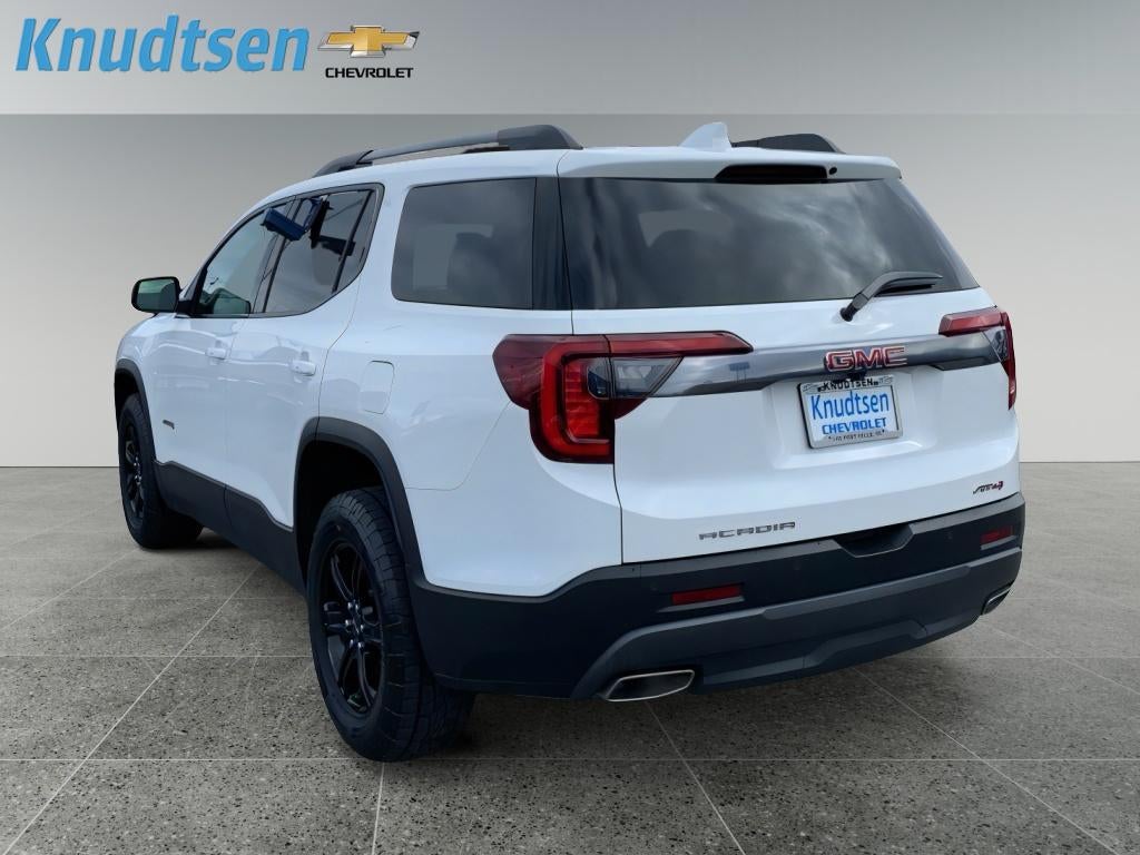 2023 GMC Acadia AT4
