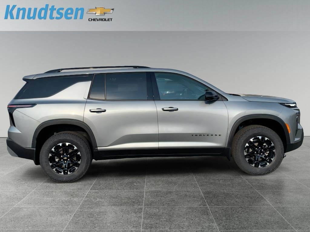 2027 Chevrolet Traverse Z71 - Photo 8