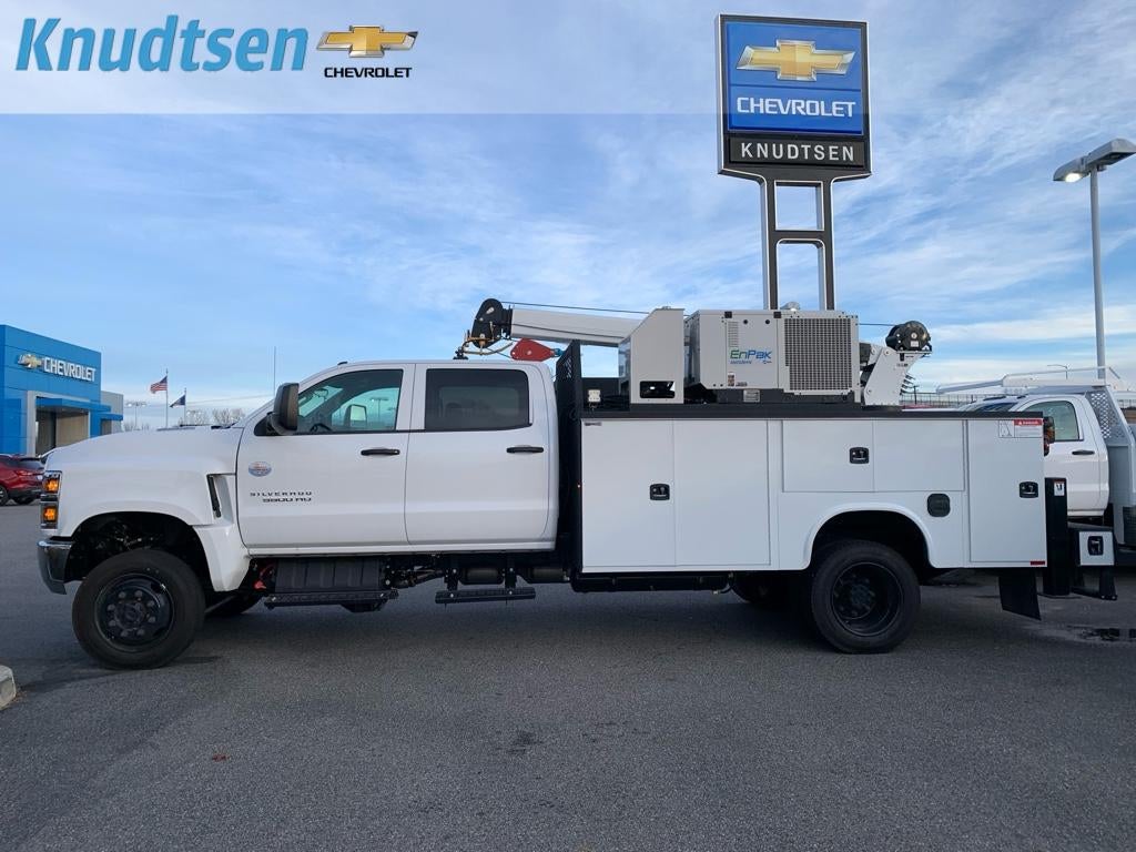 2024 Chevrolet Silverado 5500 HD Work Truck