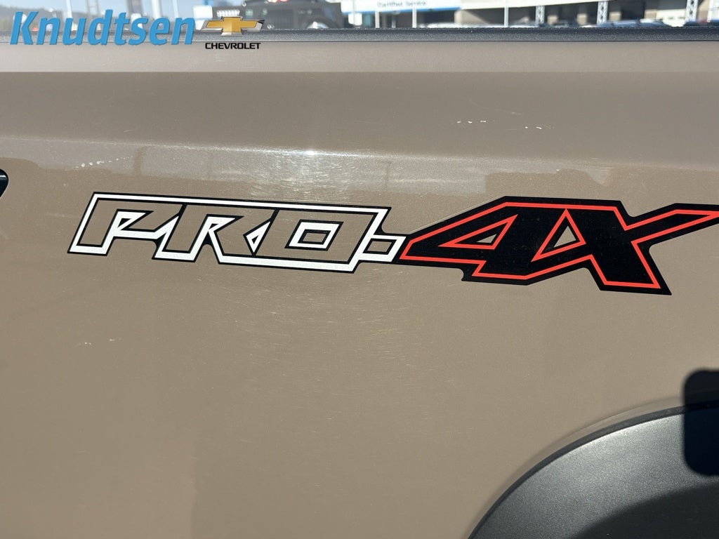 2022 Nissan Frontier Crew Cab PRO-4X 4x4