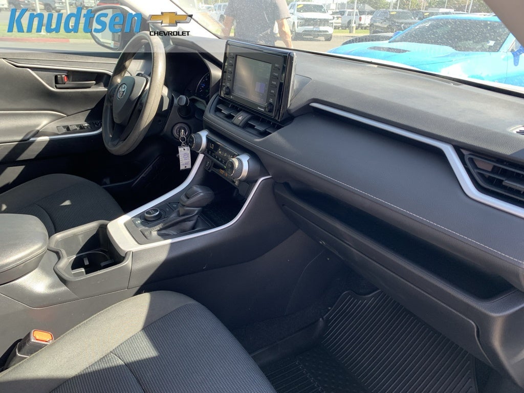 2022 Toyota RAV4 Hybrid LE