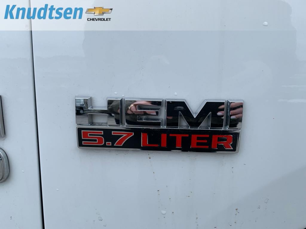 2018 RAM 1500 SLT Regular Cab 4x4 8' Box