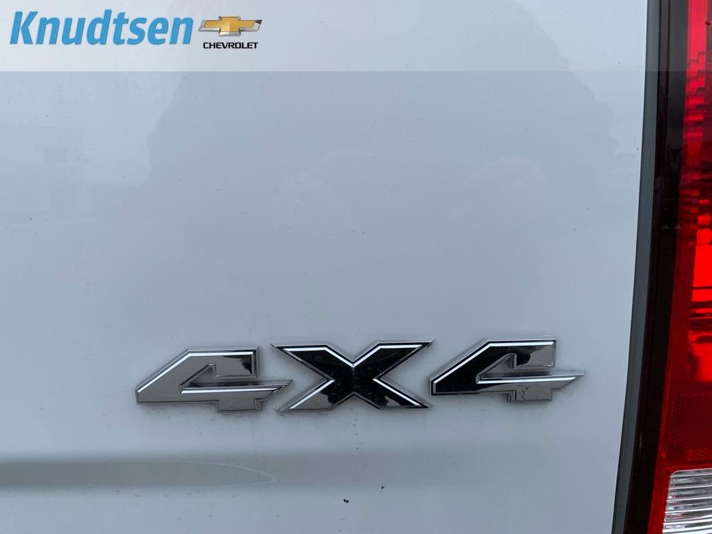 2018 RAM 1500 SLT Regular Cab 4x4 8' Box