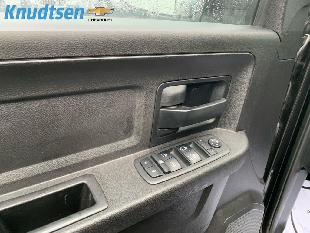 2018 RAM 1500 Express Crew Cab 4x4 5'7" Box