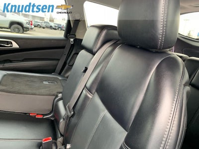 2020 Nissan Pathfinder SL