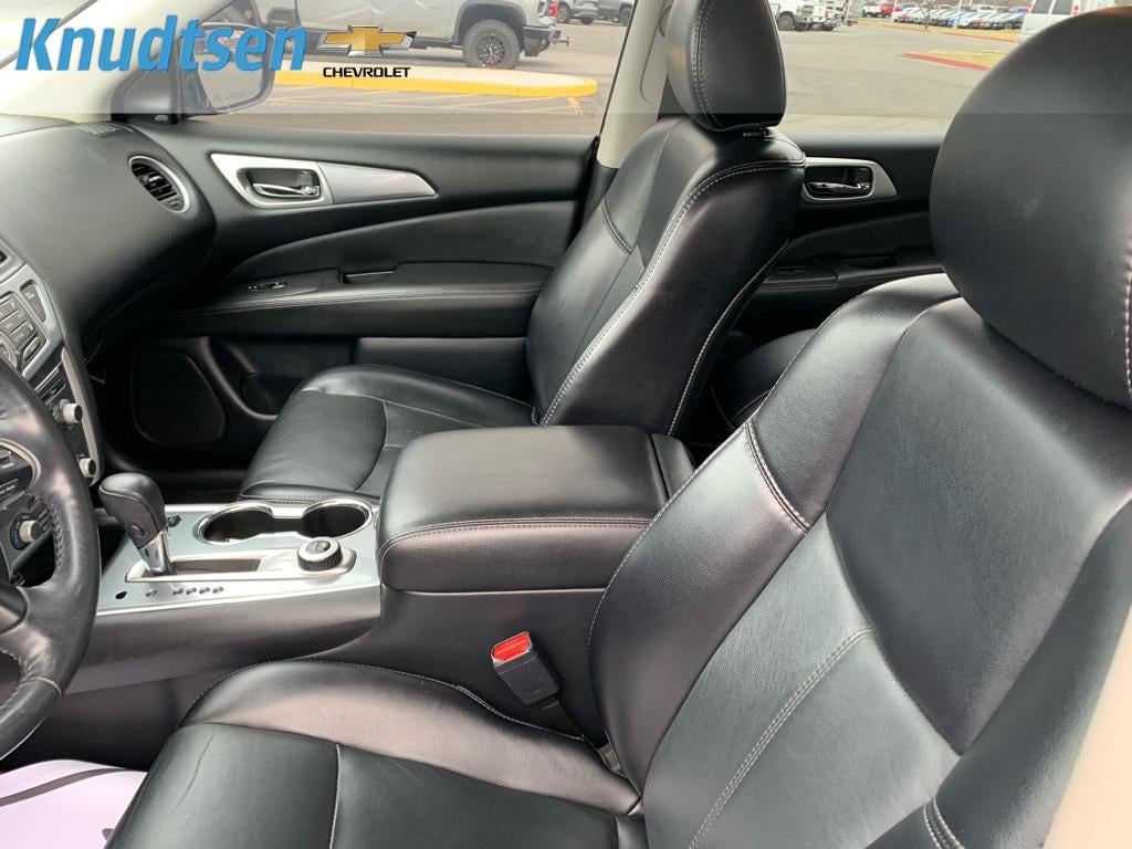 2020 Nissan Pathfinder SL