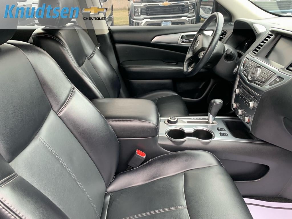 2020 Nissan Pathfinder SL