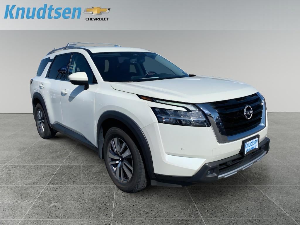 2023 Nissan Pathfinder SL 4WD