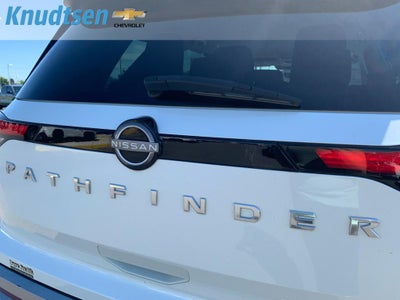 2023 Nissan Pathfinder SL 4WD