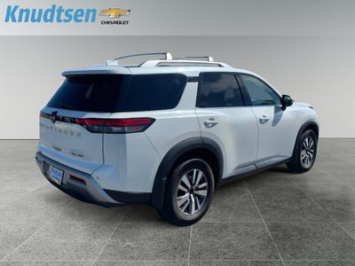 2023 Nissan Pathfinder SL 4WD