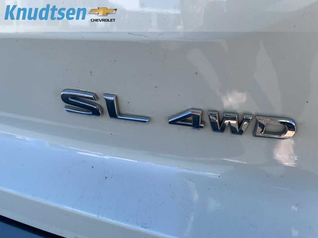 2023 Nissan Pathfinder SL 4WD