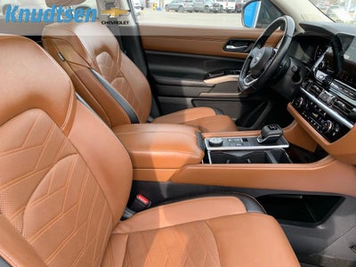 2023 Nissan Pathfinder Platinum 4WD