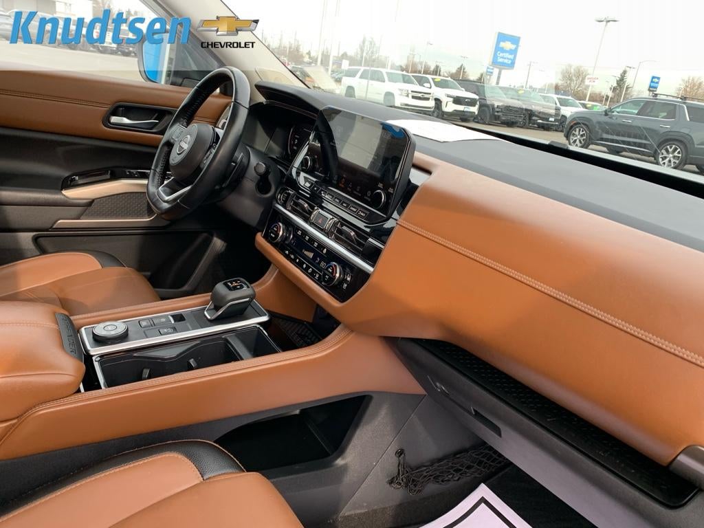 2023 Nissan Pathfinder Platinum 4WD