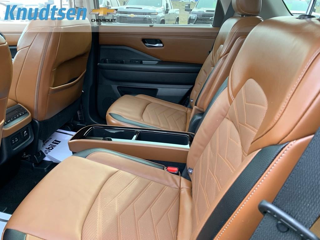 2023 Nissan Pathfinder Platinum 4WD