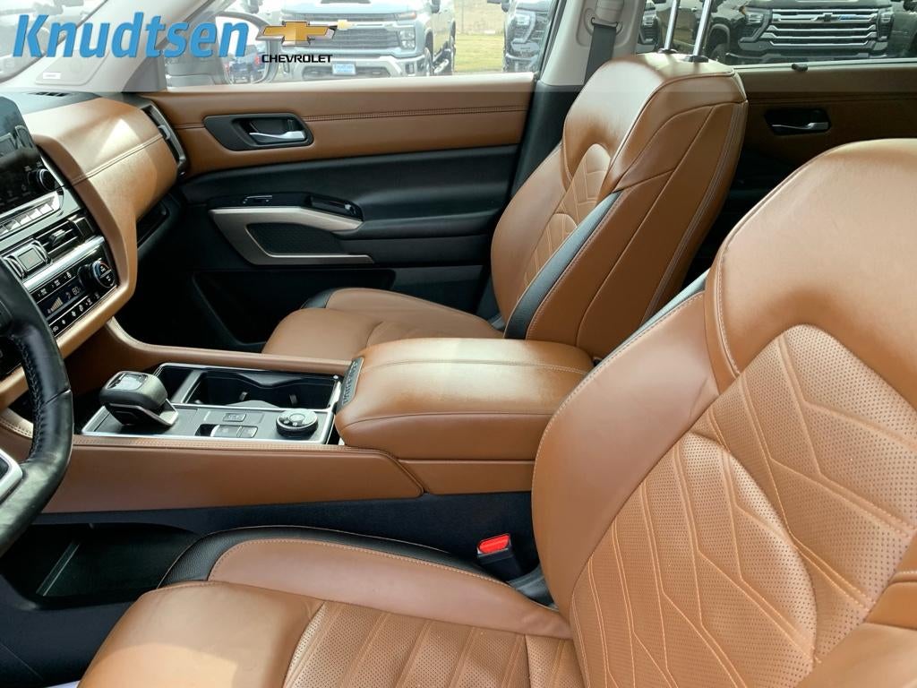 2023 Nissan Pathfinder Platinum 4WD