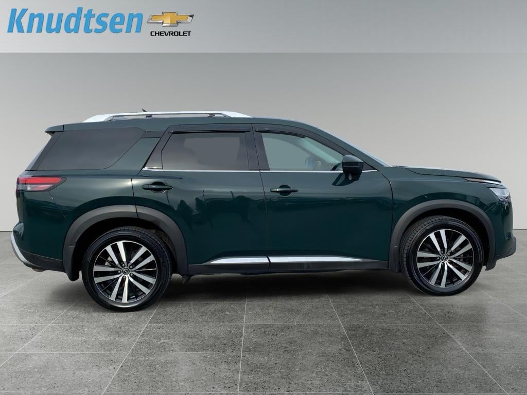2023 Nissan Pathfinder Platinum 4WD