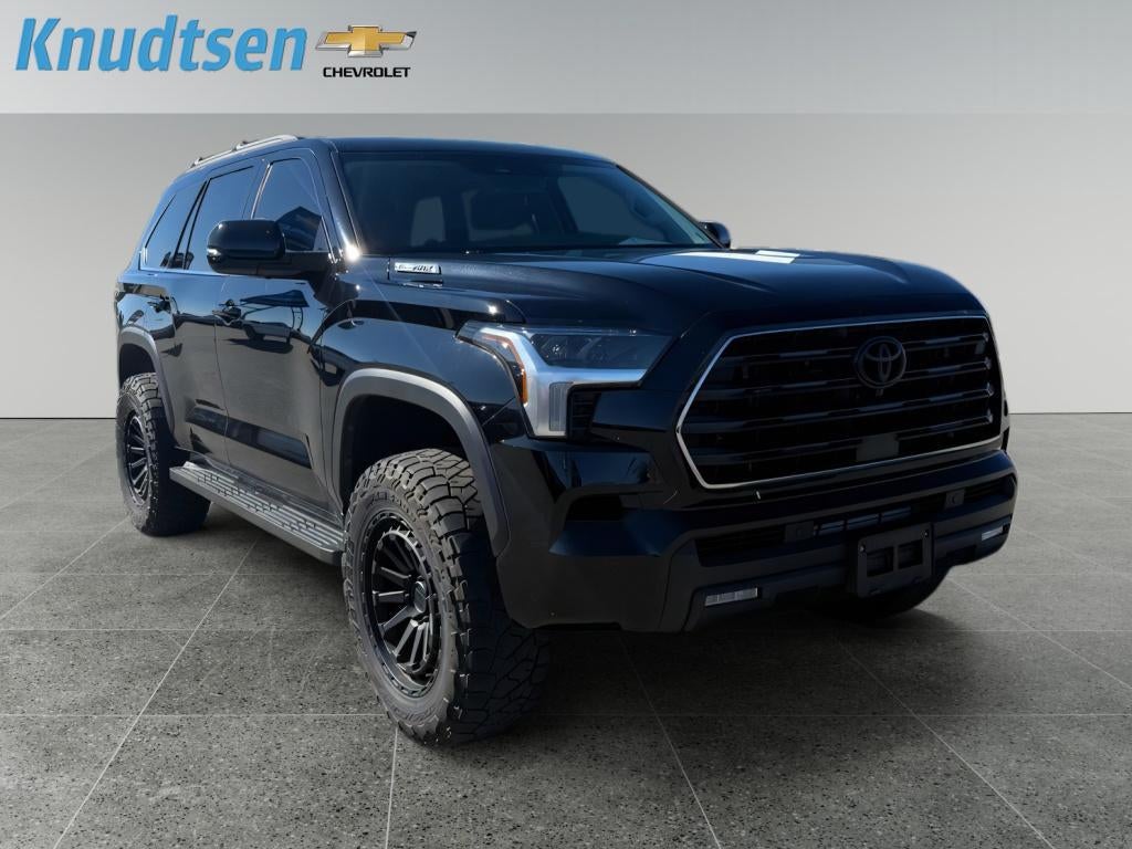 2024 Toyota Sequoia SR5