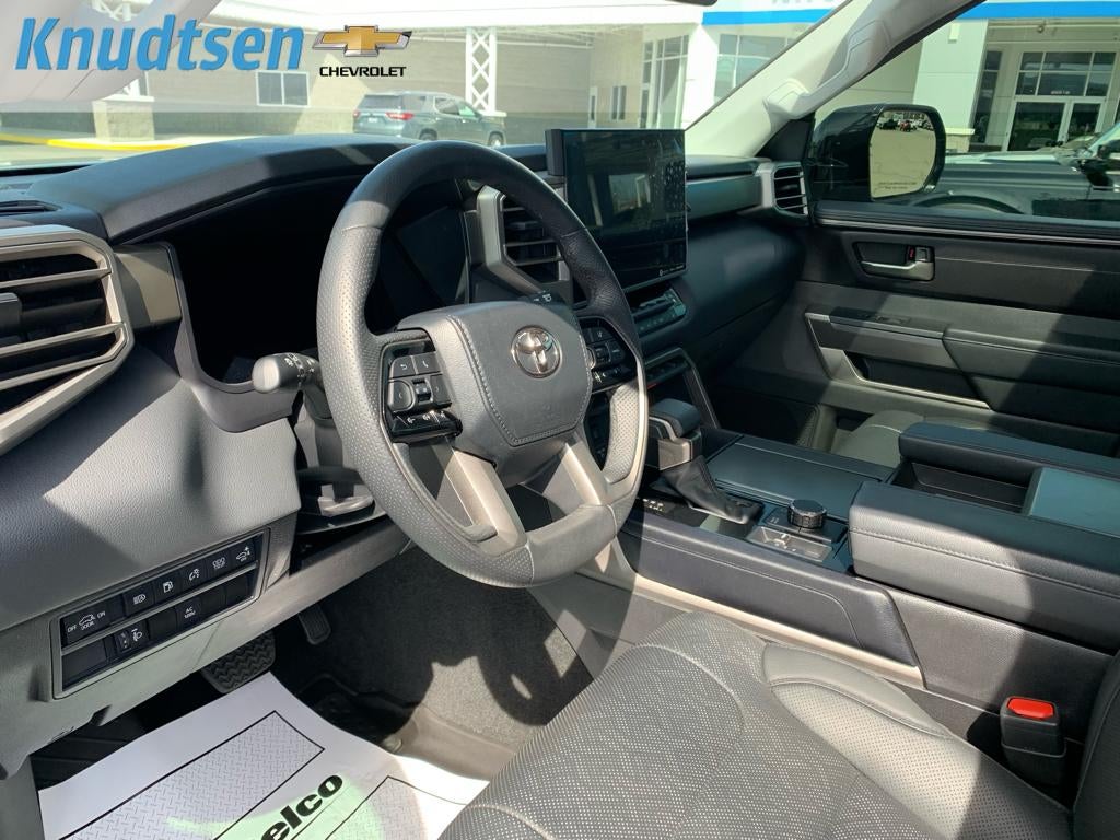 2024 Toyota Sequoia SR5