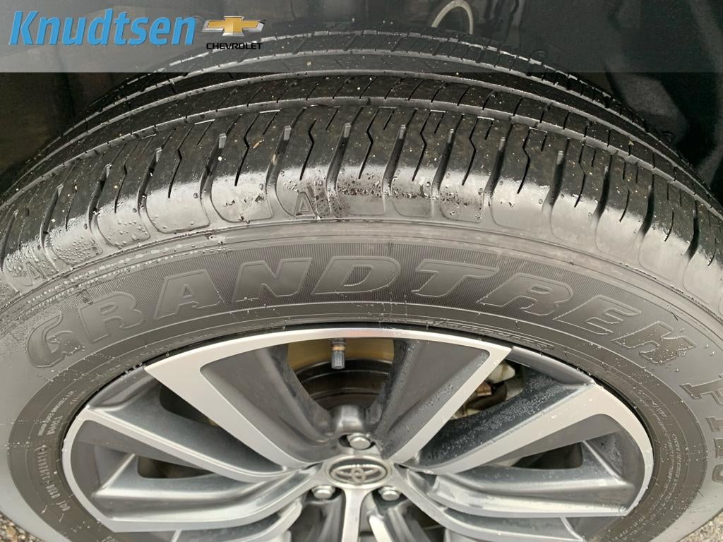 2024 Toyota Venza LE