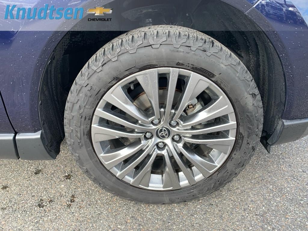 2022 Toyota Venza XLE