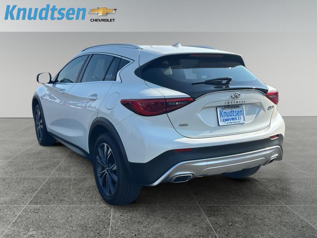 2018 INFINITI QX30 Luxury